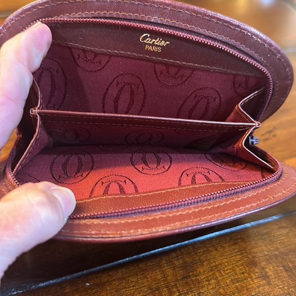 Cartier Pouch and Coin Purse in EXCELLENT used condition. - Picture 4 of 10